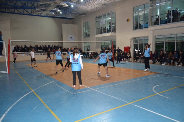 Yüksekova’da Voleybol Turnuvası