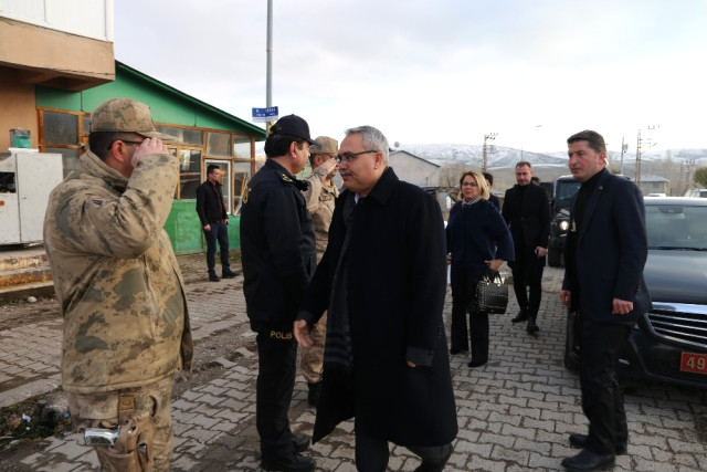 Muş Valisi Gündüzöz’den Şehit Eşine Ziyaret