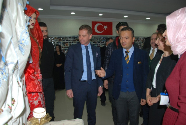 Yüksekovalı Kadınlardan Yılsonu Sergisi