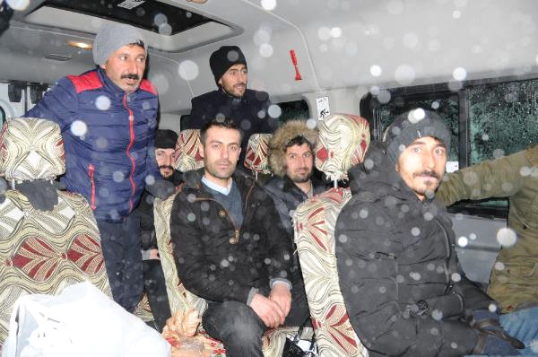 Yüksekova’da Kar ve Tipide Mahsur Kalan 40 Kişi Kurtarıldı