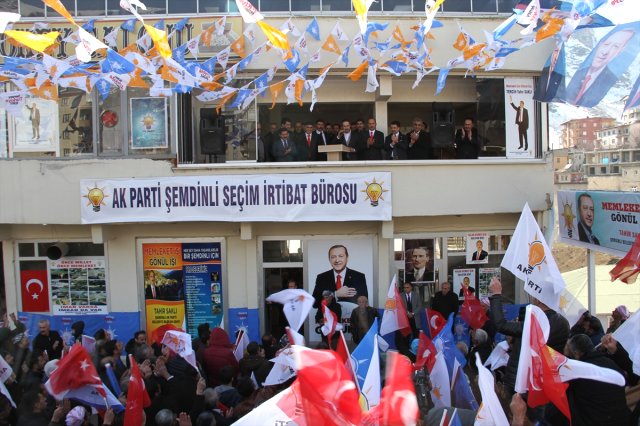 Şemdinli’de AK Parti Seçim Bürosu Açıldı
