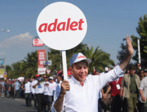 CHP’de Kılıçdaroğlu’na karşı adalet yürüyüşü: Partiden ihracı istenen Tanju Özcan Bolu’dan Ankara’ya yayan gidecek