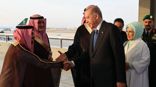 Cumhurbaşkanı Erdoğan Körfez çeşidinin birinci durağı Suudi Arabistan’da