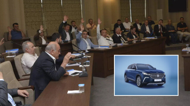 Kahramankazan Belediye Meclis Toplantısı’nda CHP’lilerden Togg’a ret oyu