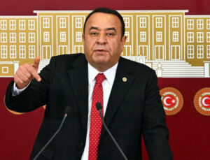 YETERLİ Parti’den istifa eden Adnan Beker: Namuslu insanları amaç alan bir kümenin prestij suikastına maruz kaldık