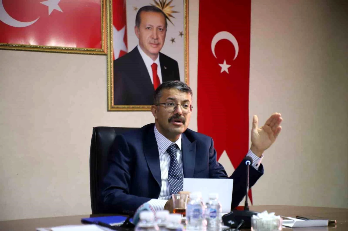 Hakkari Valisi Ali Çelik, 100 günde yapılan çalışmaları anlattı