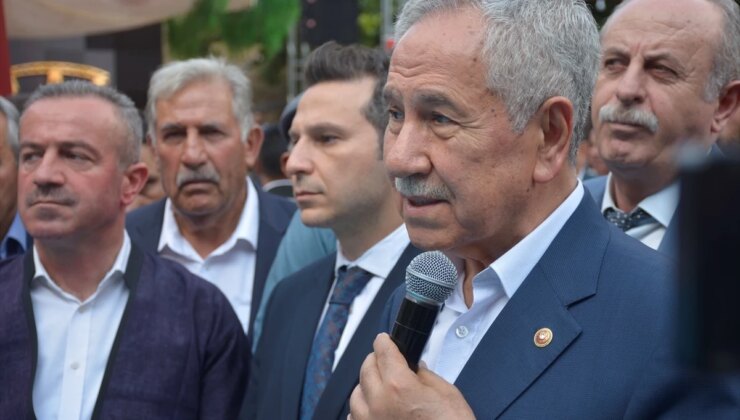 Bülent Arınç, Hakkari’deki düğüne katıldı