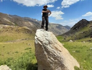 82 Yaşındaki Dağcı Ramazan Akbay, Reşko Dağı Tırmanışıyla Dağcılık Serüvenine Son Verdi