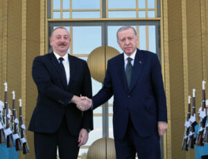 Azerbaycan’dan yangınlara takviye: Cumhurbaşkanı Erdoğan Azerbaycan Cumhurbaşkanı Aliyev ile telefonda görüştü