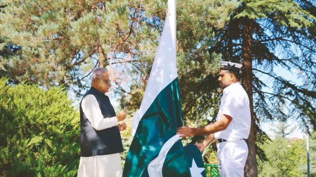 Bağımsızlık için şiddetli yollardan geçtik