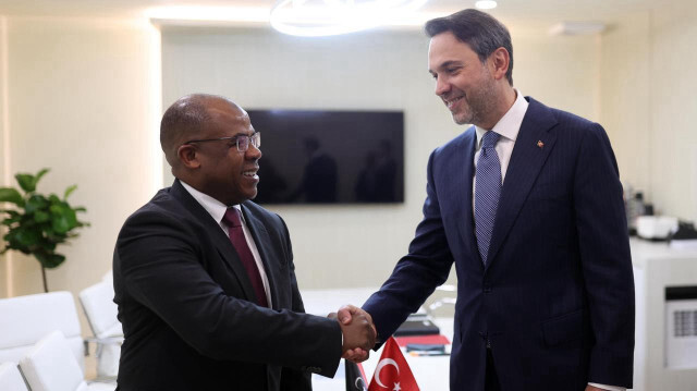 Bakan Bayraktar Libyalı mevkidaşı Abdulsadek ile görüştü