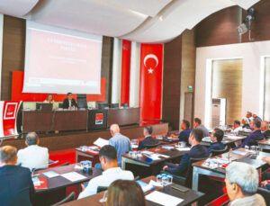 CHP’de taktik savaşları: Ön seçim arbedesi