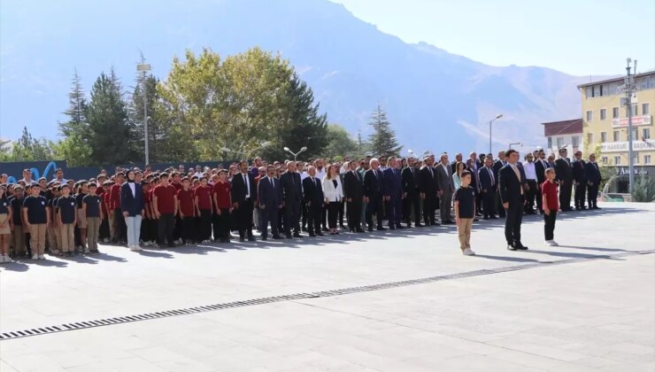 Hakkari’de İlköğretim Haftası Merasimle Kutlandı