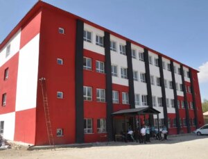 Hakkari’de Kontrollü Özgürlük Kapsamındaki Yükümlüler Okulları Hazırlıyor