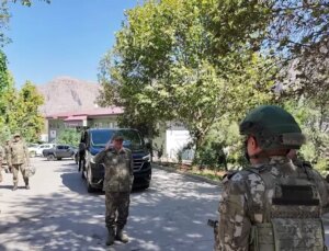 Kara Kuvvetleri Kumandanı Hakkari’de İncelemelerde Bulundu