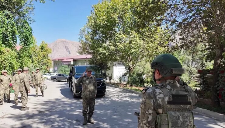 Kara Kuvvetleri Kumandanı Hakkari’de İncelemelerde Bulundu