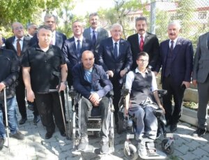 Milli Savunma Bakanı Yaşar Güler Hakkari’de Gençlerle Buluştu