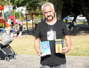 Antalya’daki Öğretmenden Örnek Proje: Kütüphane Aracılığıyla 100 Bin Kitap Dağıttı