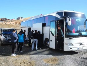 Hakkari’deki Mergabütan Kayak Merkezi’nde Gençlik Kampı Başladı