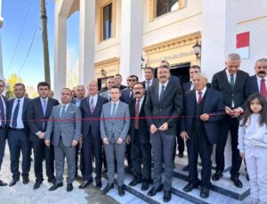 Yüksekova’da 1500 Kişilik Yeni Cami İbadete Açıldı