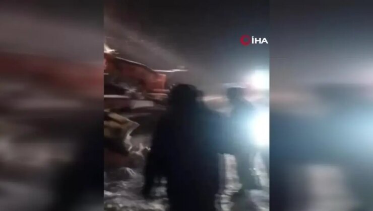 Yüksekova’da Kar Yağışı Hayatı Olumsuz Etkiledi