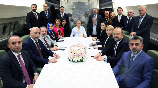 Cumhurbaşkanı Erdoğan’dan D-8 Tepesi dönüşü değerli bildiriler: Bizimle yol yürüyen kimseyi yarı yolda bırakmayız