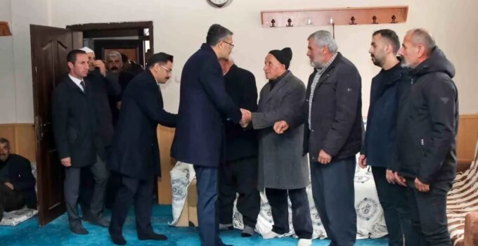 Hakkari Valisi Ali Çelik’ten Piro Özek Ailesine Taziye Ziyareti