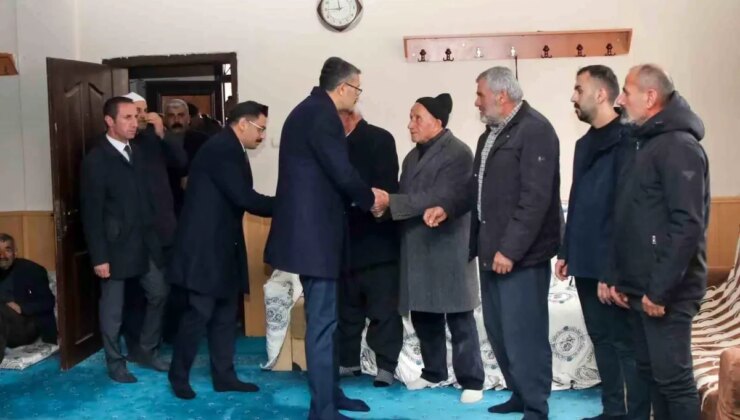 Hakkari Valisi Ali Çelik’ten Piro Özek Ailesine Taziye Ziyareti