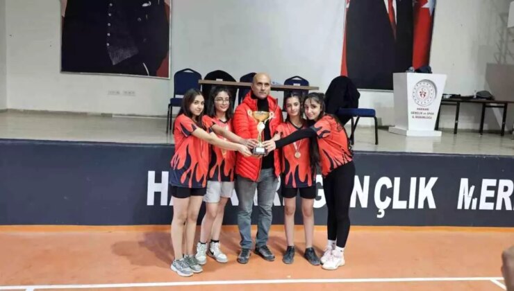 Hakkari’de Okul Sporları Masa Tenisi Karşılaşmaları Sona Erdi