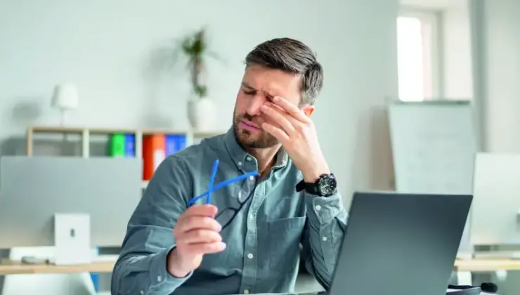 Göz kuruluğunun tesiri eklem ağrısına muadil