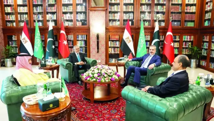 Barış için dörtlü tepe