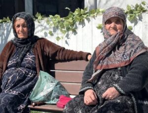 Yüksekova’da güneş yüzünü gösterdi: Vatandaşlar parklara akın etti