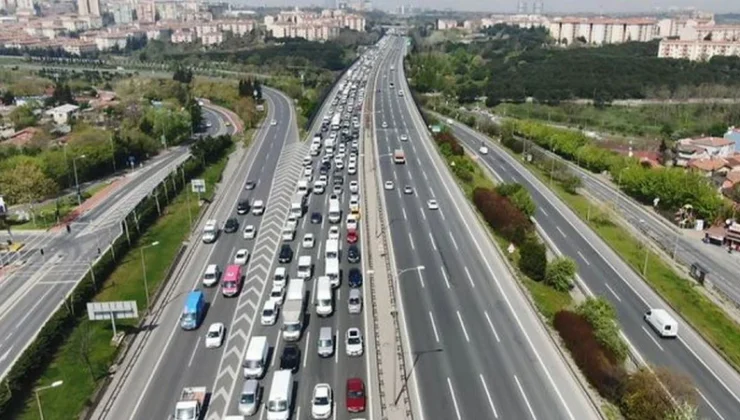 İSTANBUL VALİLİĞİ SON DAKİKA: 1 Mayıs’ta İstanbul’da hangi yollar kapalı 2026? 1 Mayıs’ta İstanbul’da kapalı olan yol ve otoyolların listesi