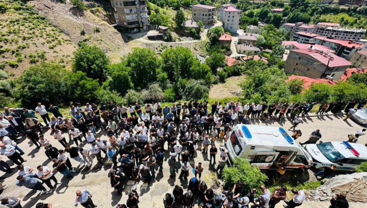 Hakkari’de eşini ve 3 akrabasını silahla öldüren zanlı, intihar teşebbüsünde bulundu