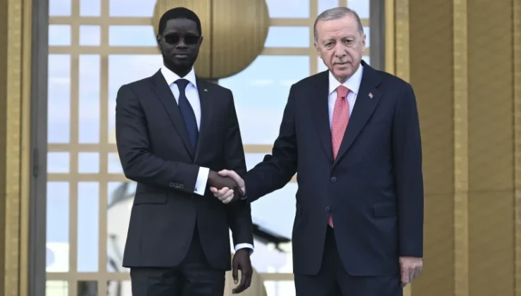 Cumhurbaşkanı Erdoğan Senegalli mevkidaşı Faye ile telefonda görüştü