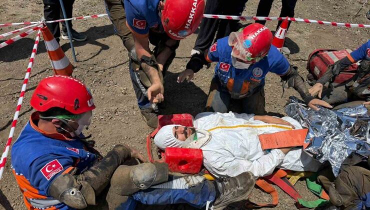 Hakkari’de UMKE Eğitim Kampı Tamamlandı