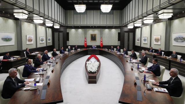 Sinan Burhan canlı yayında Kabine revizyonunun şifrelerini anlattı: Değişiklik için o tarihi işaret etti